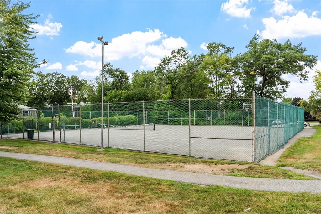 Condominium at 40 Edgelawn Ave # 3, North Andover MA 01845, North Andover, photo 21 of 27