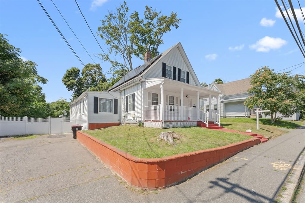 Single Family Residence at 228 N Warren Ave, Brockton MA 02301, Brockton, photo 2 of 25