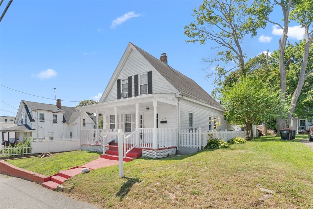 Single Family Residence at 228 N Warren Ave, Brockton MA 02301, Brockton, photo 3 of 25