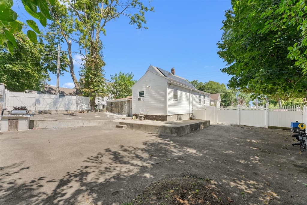Single Family Residence at 228 N Warren Ave, Brockton MA 02301, Brockton, photo 24 of 25
