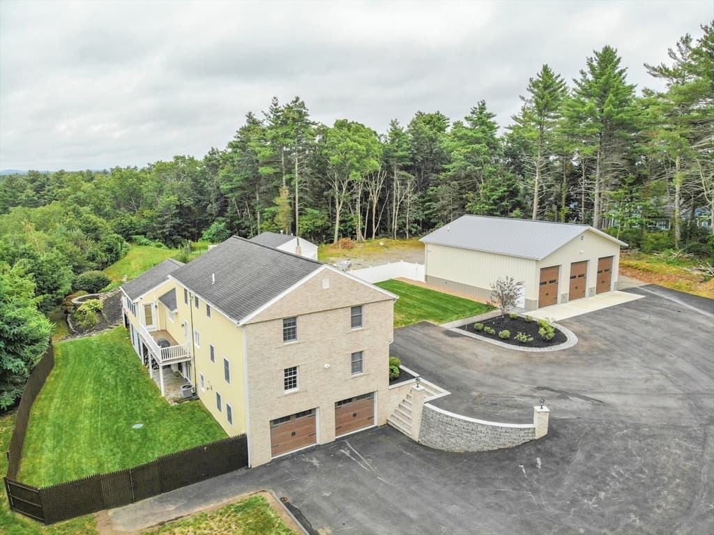 Single Family Residence at 41 East St, Georgetown MA 01833, Georgetown, photo 6 of 40
