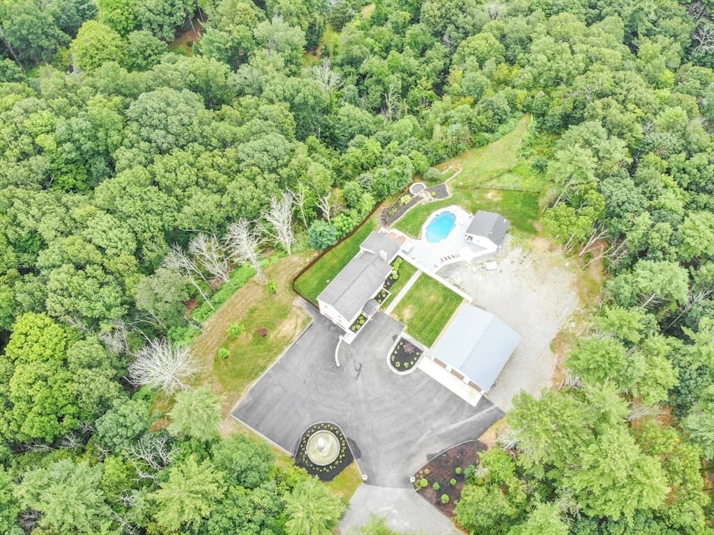 Single Family Residence at 41 East St, Georgetown MA 01833, Georgetown, photo 11 of 40