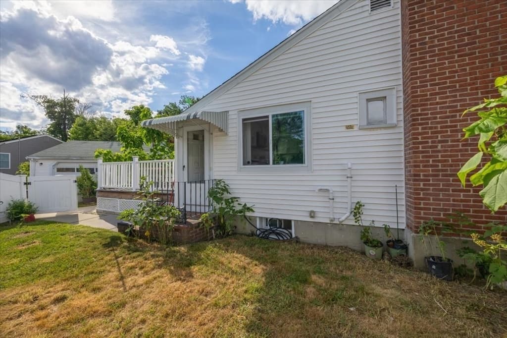 Single Family Residence at 131 Longwood Ave, Brockton MA 02301, Brockton, photo 29 of 37