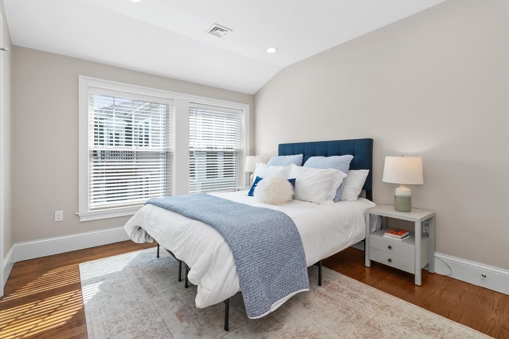 Condominium at 15 Sparhawk St # 4, Boston MA 02135, Boston, photo 27 of 39