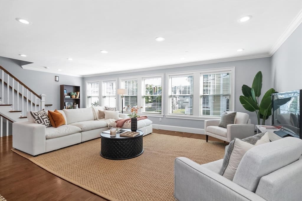 Condominium at 15 Sparhawk St # 4, Boston MA 02135, Boston, photo 13 of 39