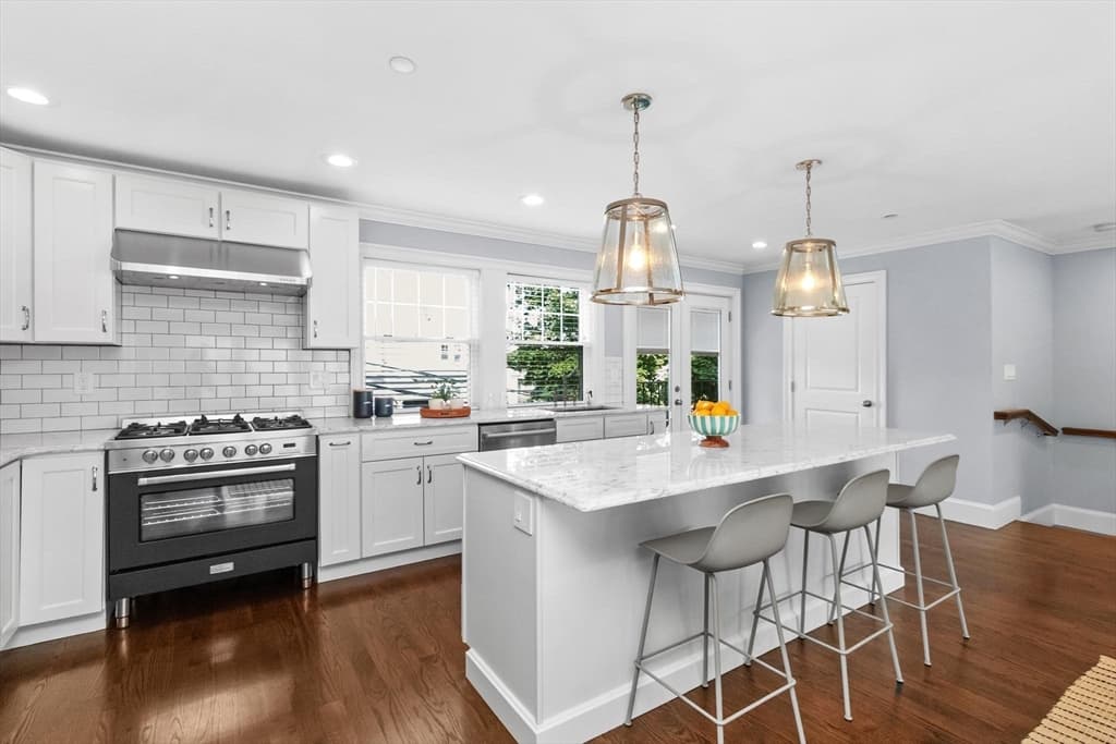 Condominium at 15 Sparhawk St # 4, Boston MA 02135, Boston, photo 4 of 5