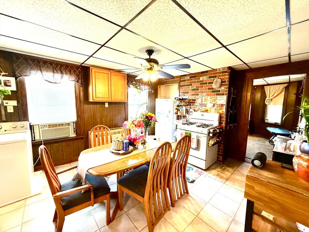 Multi Family at 58 Gage St, Worcester MA 01605, Worcester, photo 17 of 42