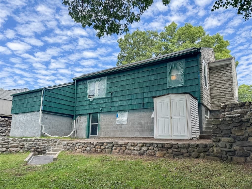 Single Family Residence at 18 Woodland Cir, Methuen MA 01844, Methuen, photo 21 of 28