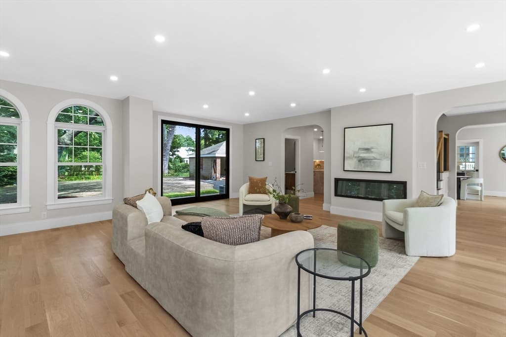 Single Family Residence at 315 Crafts St, Newton MA 02460, Newton, photo 5 of 33