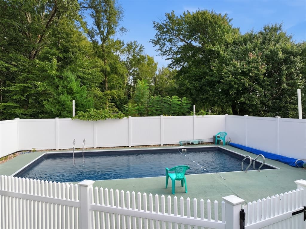 Single Family Residence at 68 Scenic Dr, Leominster MA 01453, Leominster, photo 33 of 42