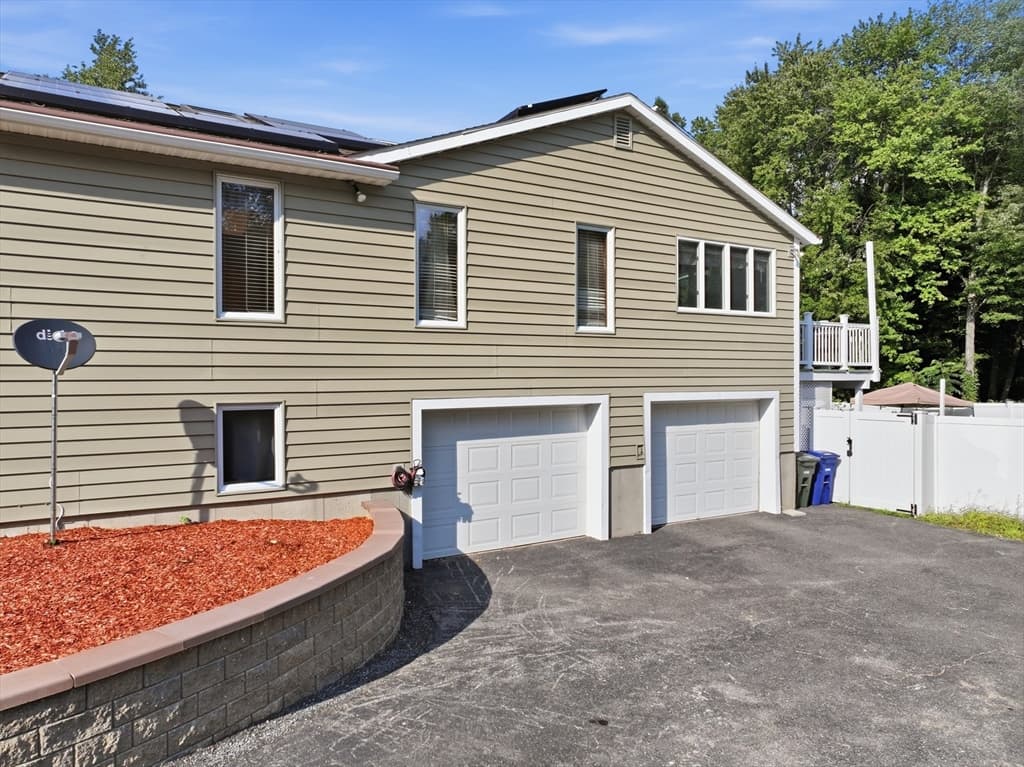 Single Family Residence at 68 Scenic Dr, Leominster MA 01453, Leominster, photo 31 of 42