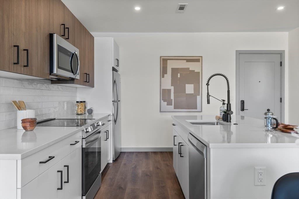 Condominium at 203 Lowell St. # 220, Wilmington MA 01887, Wilmington, photo 5 of 27