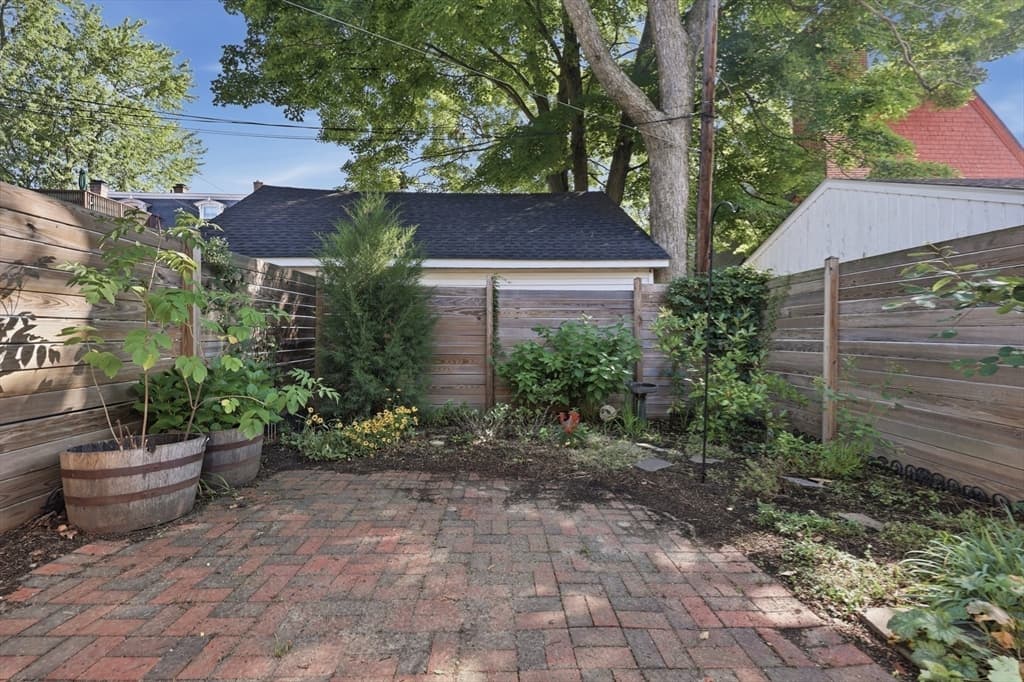 Condex at 1 Lincoln Ct # 1, Amesbury MA 01913, Amesbury, photo 27 of 35