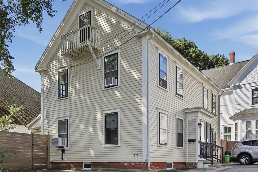 Condex at 1 Lincoln Ct # 1, Amesbury MA 01913, Amesbury, photo 2 of 35