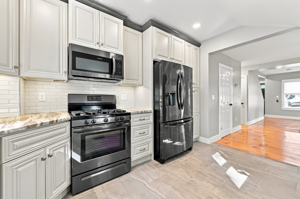 Condex at 1 Lincoln Ct # 1, Amesbury MA 01913, Amesbury, photo 6 of 35