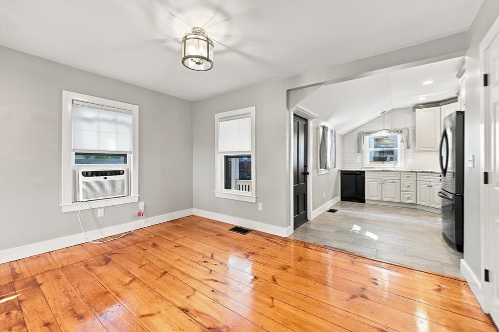 Condex at 1 Lincoln Ct # 1, Amesbury MA 01913, Amesbury, photo 3 of 35