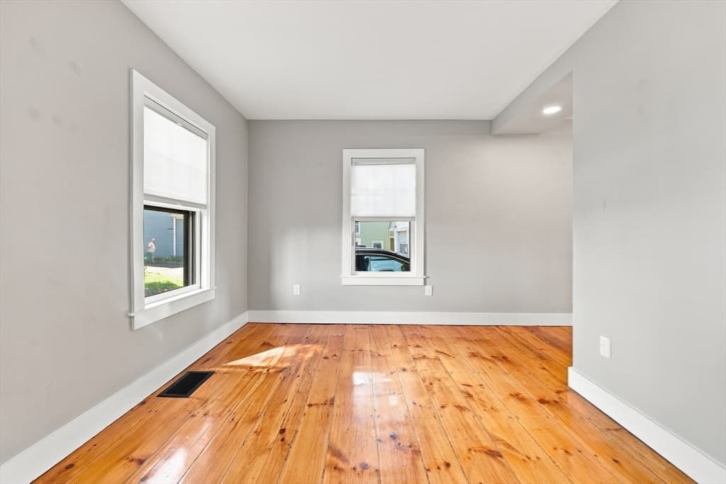 Condex at 1 Lincoln Ct # 1, Amesbury MA 01913, Amesbury, photo 11 of 35