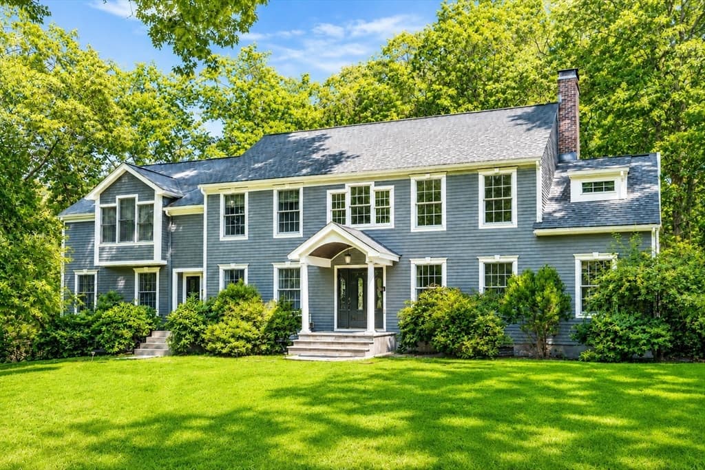 20 Rolling Ln, Dover MA 02030