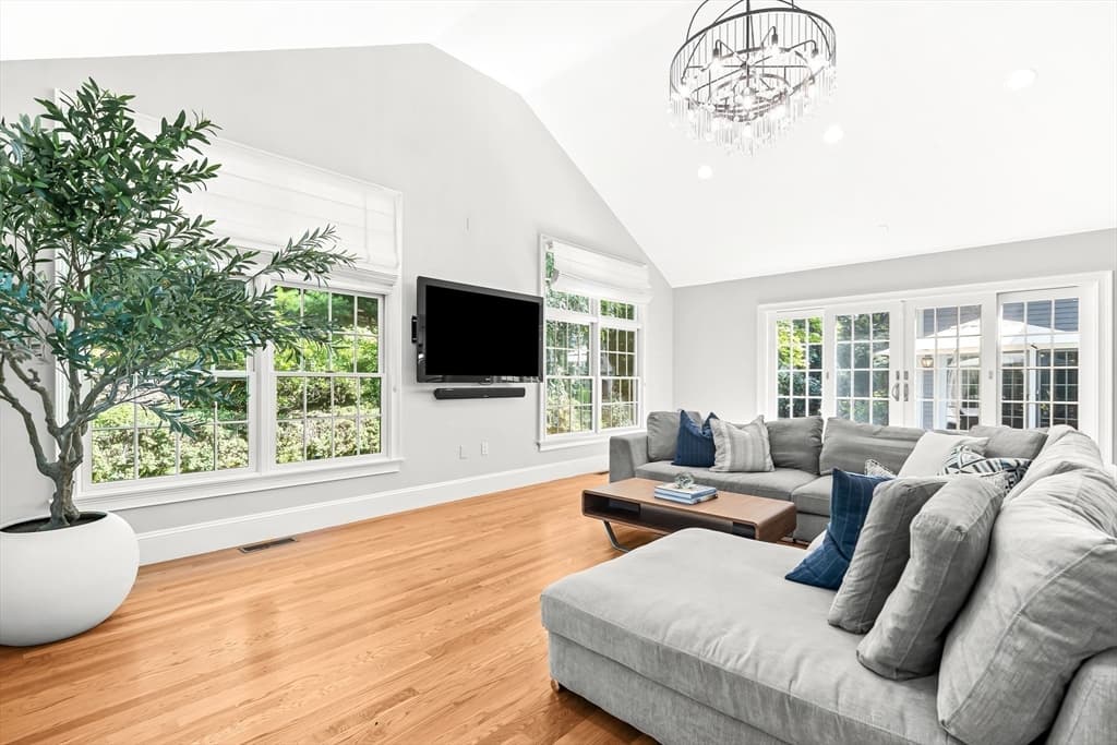 Single Family Residence at 20 Rolling Ln, Dover MA 02030, Dover, photo 9 of 37