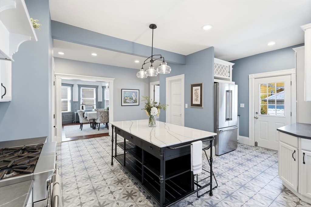 Single Family Residence at 19 Gilmore St, Everett MA 02149, Everett, photo 5 of 40