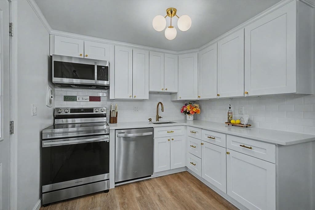 Condominium at 418 Meadow Street # 2, Agawam MA 01001, Agawam, photo 6 of 32