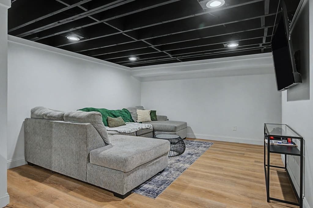 Condominium at 418 Meadow Street # 2, Agawam MA 01001, Agawam, photo 17 of 32