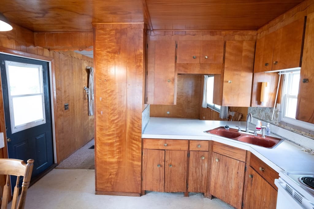 Mobile Home at 276 Lunenburg St, Fitchburg MA 01420, Fitchburg, photo 5 of 19
