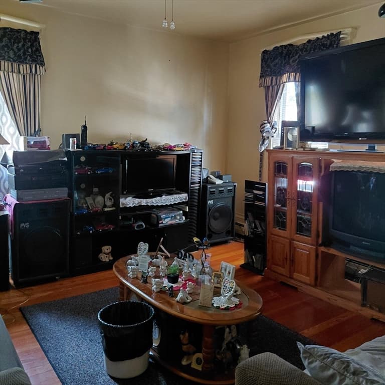 3 Family at 32 Franklin Street, New Bedford MA 02740, New Bedford, photo 7 of 22