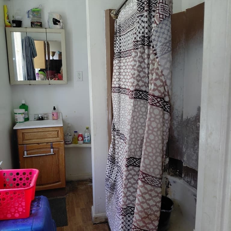 3 Family at 32 Franklin Street, New Bedford MA 02740, New Bedford, photo 11 of 22