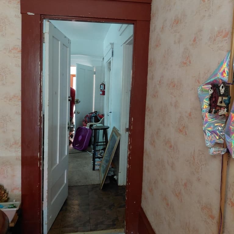 3 Family at 32 Franklin Street, New Bedford MA 02740, New Bedford, photo 8 of 22