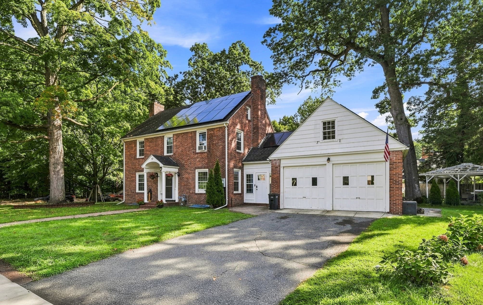 17 Longmeadow St, Longmeadow MA 01106
