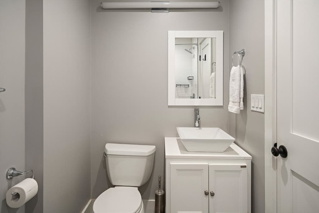 Condominium at 6 Chestnut Ave # 1, Boston MA 02130, Boston, photo 13 of 22