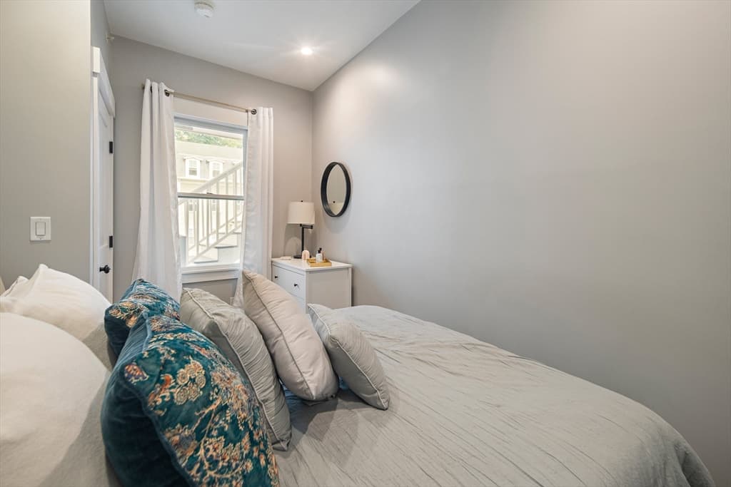 Condominium at 6 Chestnut Ave # 1, Boston MA 02130, Boston, photo 16 of 22