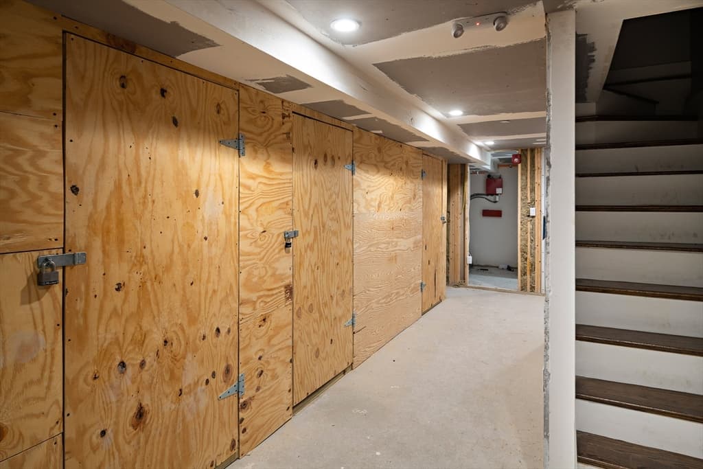 Condominium at 6 Chestnut Ave # 1, Boston MA 02130, Boston, photo 18 of 22