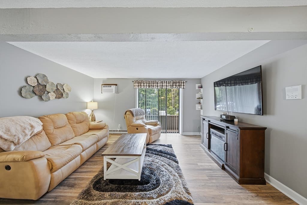 Condominium at 129 Quaker Hwy # 3, Uxbridge MA 01569, Uxbridge, photo 2 of 27