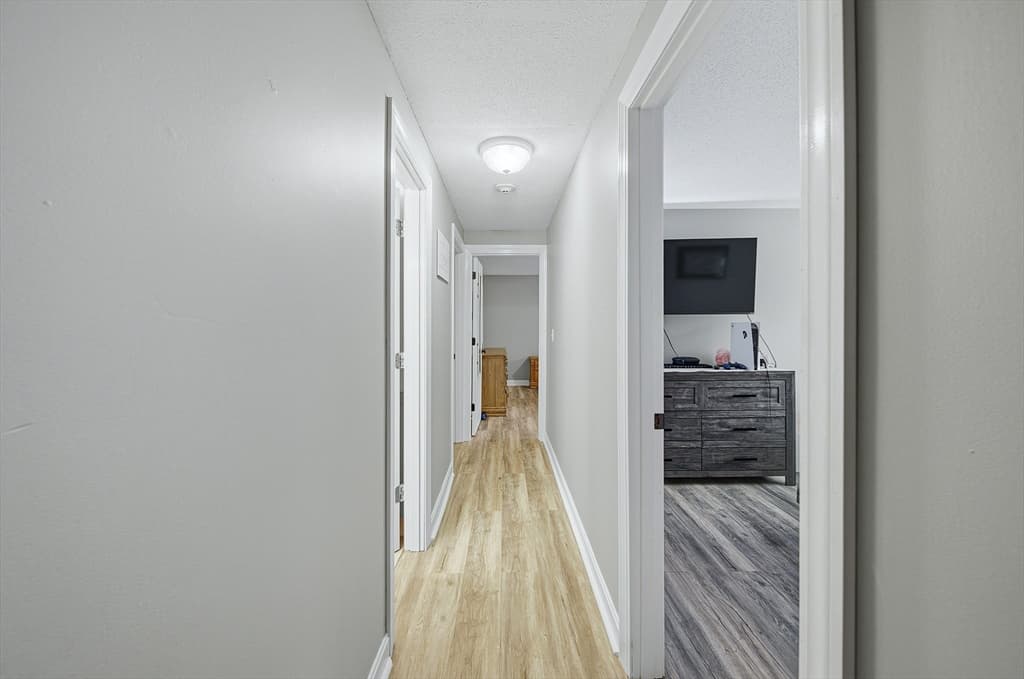 Condominium at 129 Quaker Hwy # 3, Uxbridge MA 01569, Uxbridge, photo 12 of 27