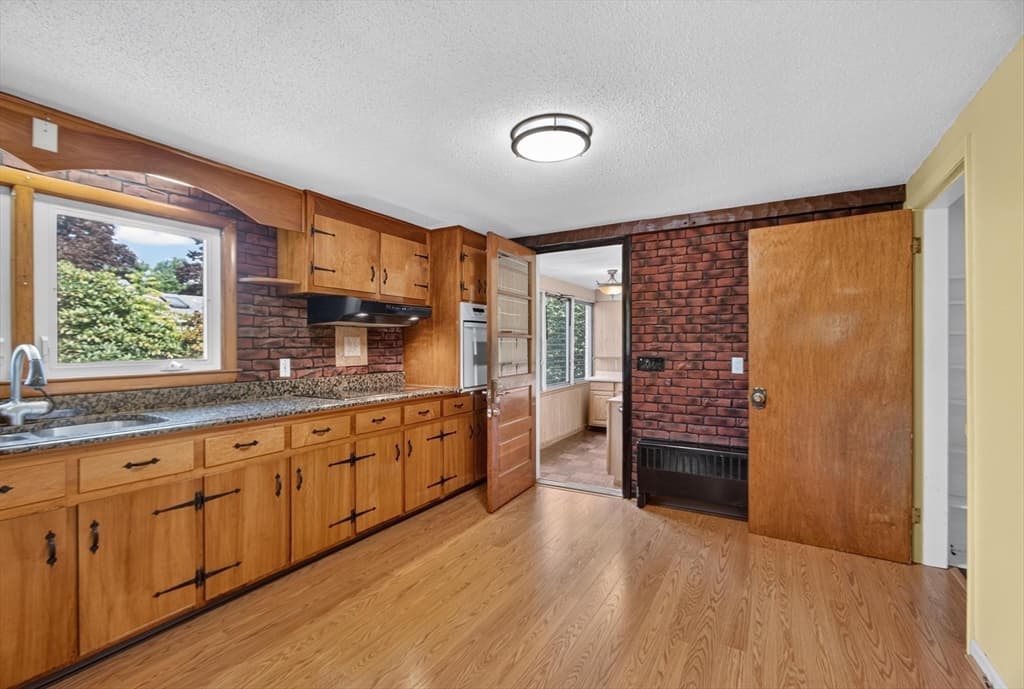 Single Family Residence at 17 Chapel Street, Gardner MA 01440, Gardner, photo 13 of 41