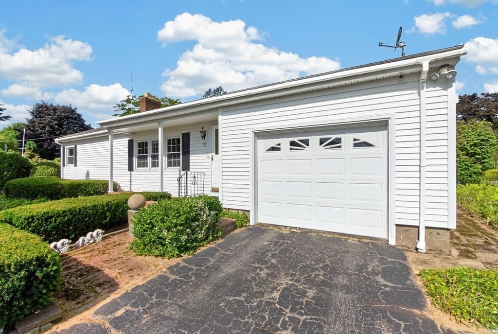 Single Family Residence at 17 Chapel Street, Gardner MA 01440, Gardner, photo 5 of 41