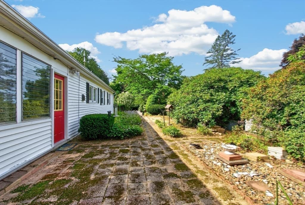 Single Family Residence at 17 Chapel Street, Gardner MA 01440, Gardner, photo 34 of 41