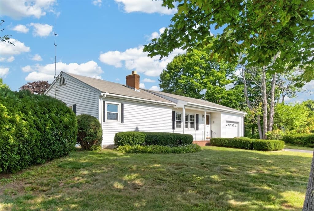 Single Family Residence at 17 Chapel Street, Gardner MA 01440, Gardner, photo 4 of 41