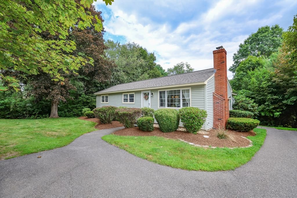 Single Family Residence at 449 Buck St, Pembroke NH 03275, Pembroke, photo 2 of 21