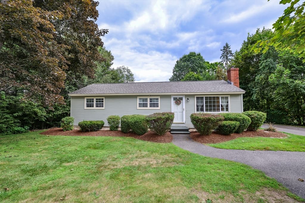 449 Buck St, Pembroke NH 03275