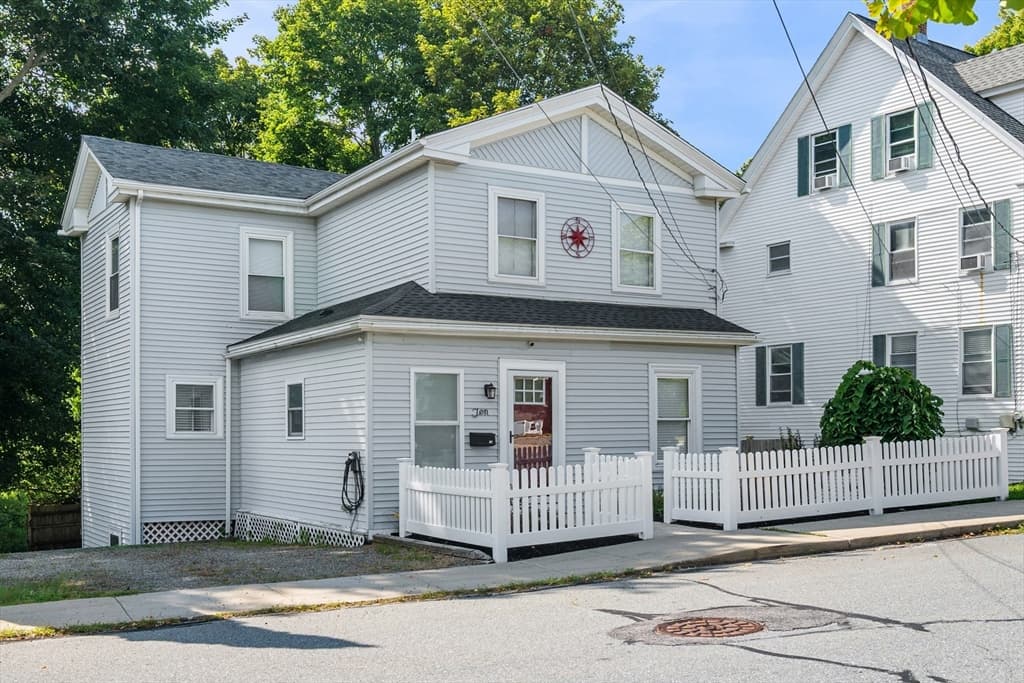 Single Family Residence at 10 Lafayette Rd, Ipswich MA 01938, Ipswich, photo 2 of 42