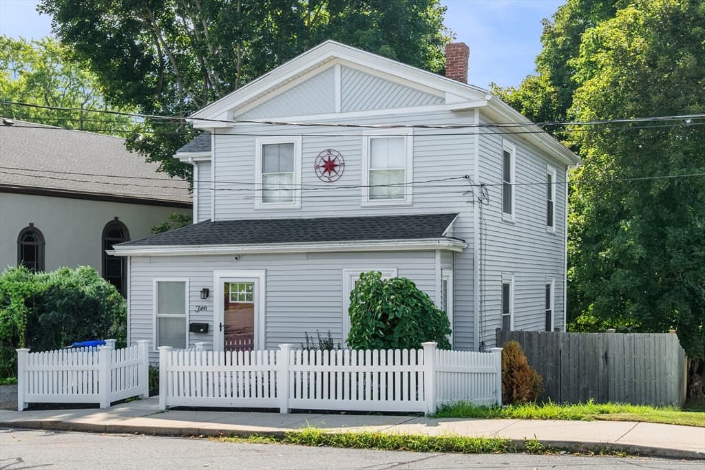 Single Family Residence at 10 Lafayette Rd, Ipswich MA 01938, Ipswich, photo 3 of 42