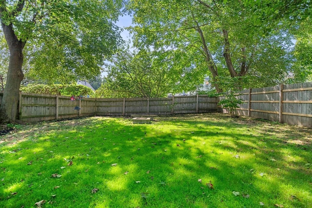 Single Family Residence at 10 Lafayette Rd, Ipswich MA 01938, Ipswich, photo 10 of 42