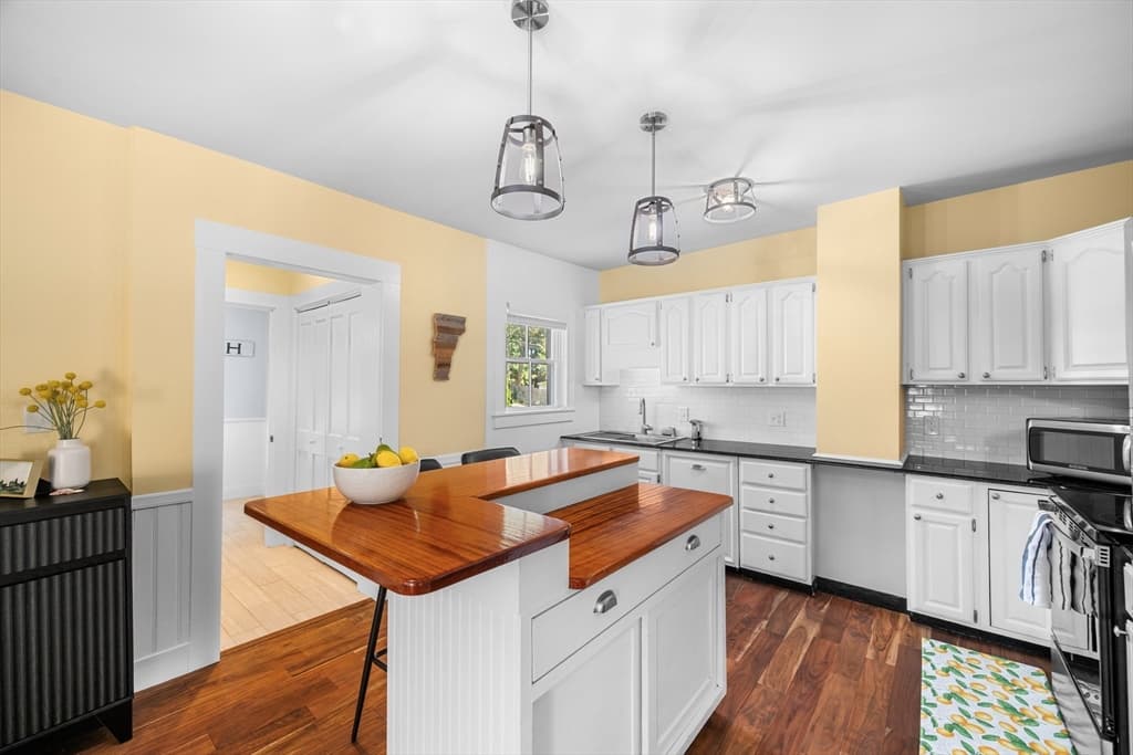 Single Family Residence at 10 Lafayette Rd, Ipswich MA 01938, Ipswich, photo 18 of 42