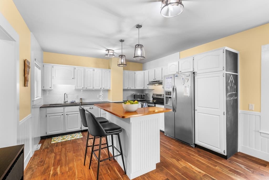 Single Family Residence at 10 Lafayette Rd, Ipswich MA 01938, Ipswich, photo 15 of 42