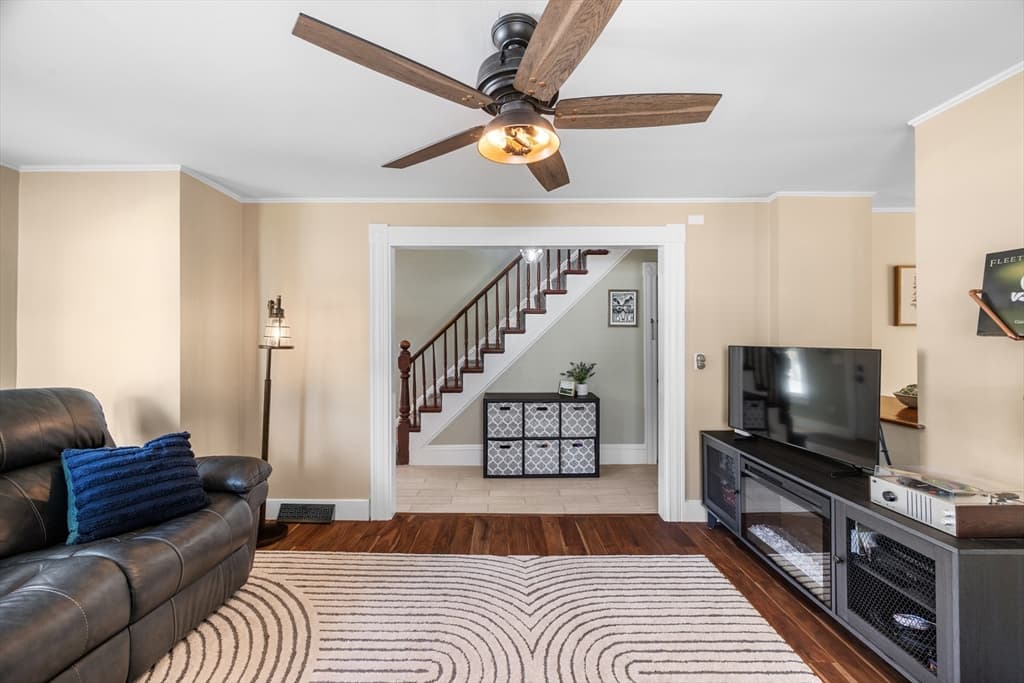 Single Family Residence at 10 Lafayette Rd, Ipswich MA 01938, Ipswich, photo 11 of 42