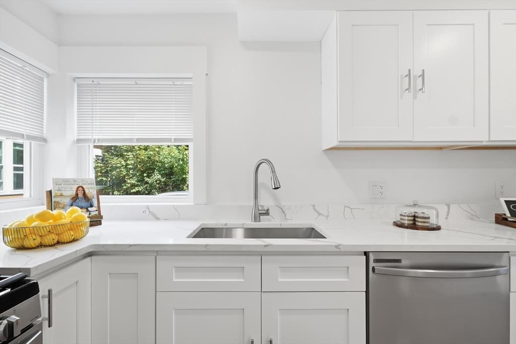 Single Family Residence at 21 Chestnut St, Woburn MA 01801, Woburn, photo 16 of 40