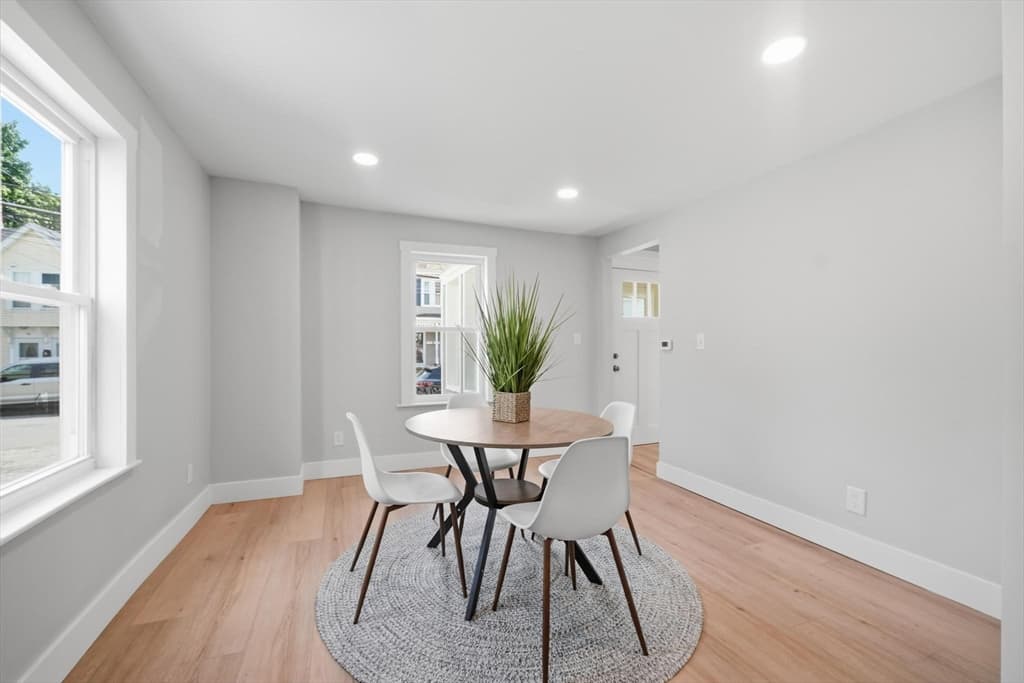 Single Family Residence at 21 Chestnut St, Woburn MA 01801, Woburn, photo 12 of 40